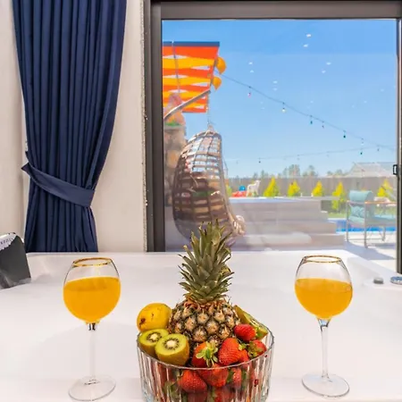 Caykoy Village 2 Bedroom - 8068 ヴィラ